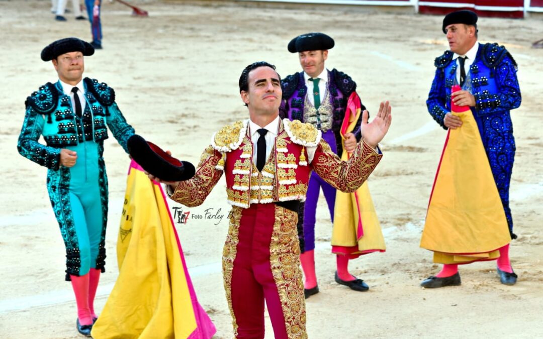 Galdós deja su torería, una oreja, y la cruz del encierro de Campo Real