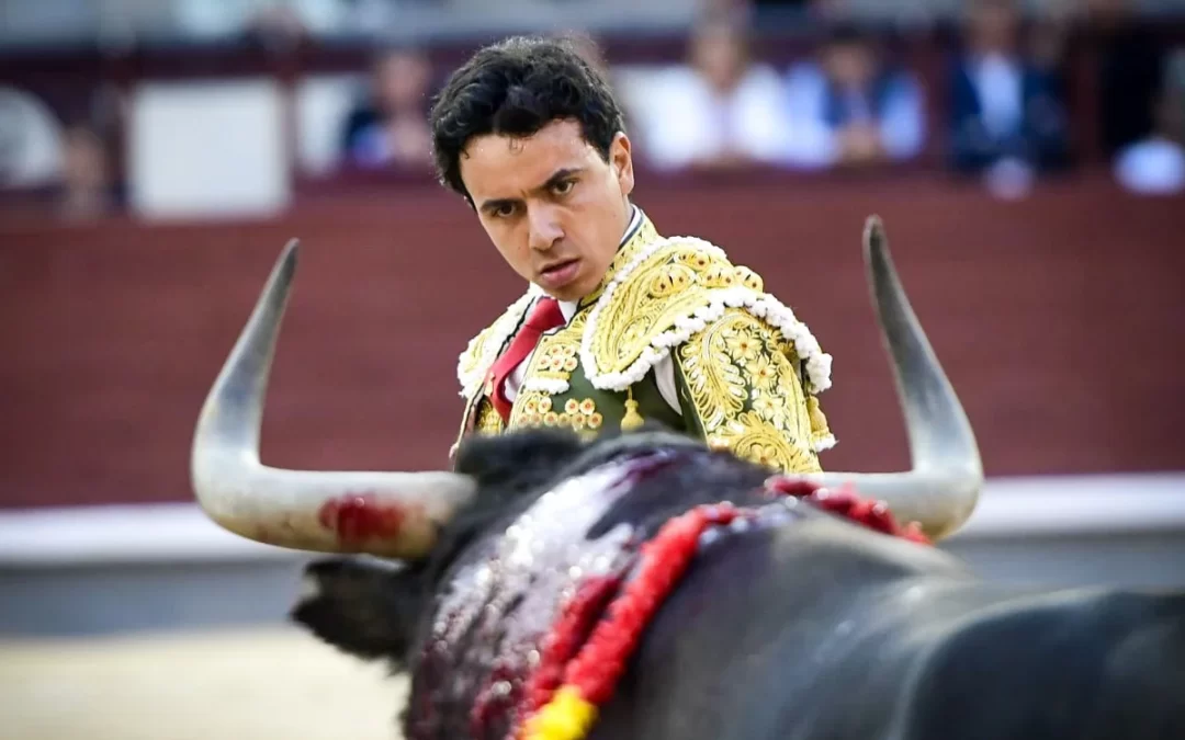 Juan de Castilla con Dolores Aguirre y José Escolar en los carteles del Club Taurino » Los 3 puyazos «