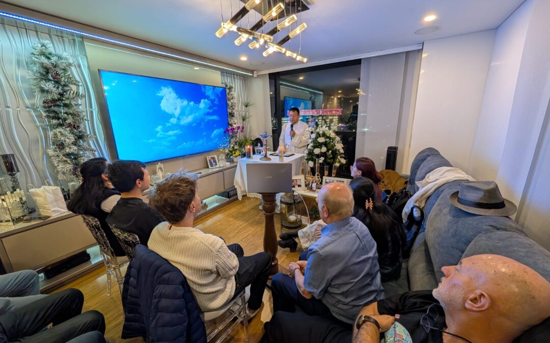 La familia de Jairo Betancourt lo despidió con una emotiva ceremonia religiosa en casa