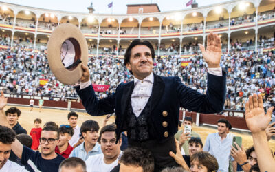Una explosión de  rejoneo de Diego Ventura en Las Ventas lo saca por la puerta grande en una tarde maravillosa de toreo a la jineta de este prodigioso artista