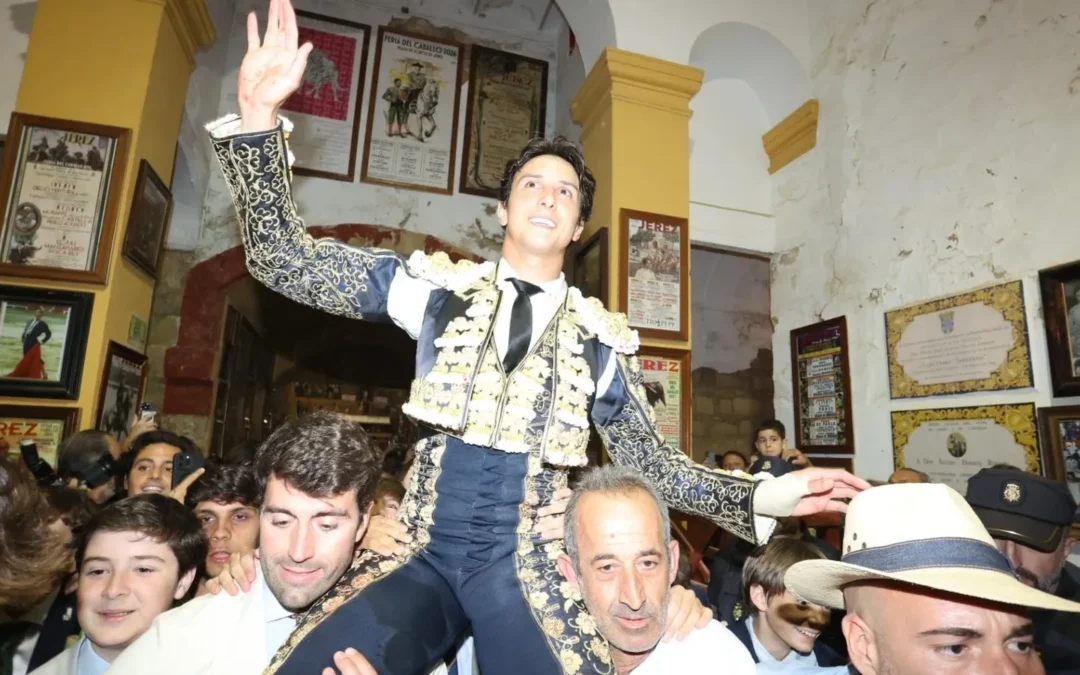 Roca Rey pletòrico en su reapariciòn en Jerez. 4 orejas y puerta grande. Detalles de Morante
