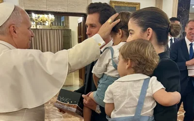 El Papa sabìa que Gines Marìn es torero, lo recibiò en audiencia y bendijo a su familia. Como regalò le obsequiò al prontìfice una imagen de la virgen de Guzadalupe