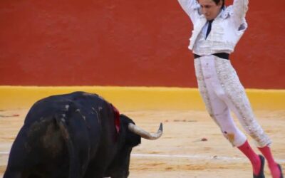 Roca en dos versiones. Rectifica negativa a que le televisaran corrida de Chota y regala a los aficionados un gran tercio de banderillas