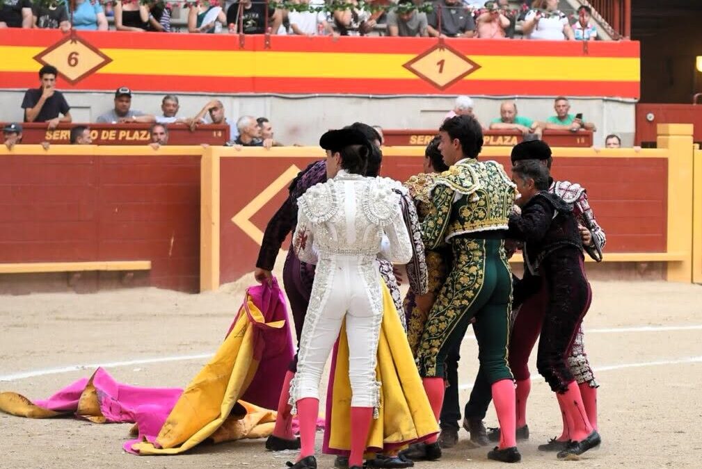 Delicado estado de salud de Tomàs Angulo tras gravìsima y sobrecogedoras cornadas en Moralzarzal. Vuelve a ser operado