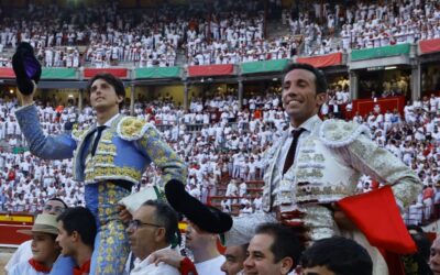 En Pamplona , Roca y de Miranda ,puerta grande