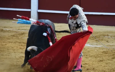 Juan de Castilla primer triunfador en Cuellar. Dos orejas, salida en hombros en una tarde de inspiraciòn