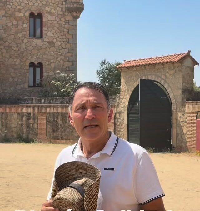 El maestro Cèsar Rincòn listo a apoyar la reconstrucción de las zonas afectadas. Entre todos levantaremos a Colombia, proclama
