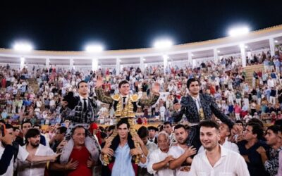 Morante , Manzanares, y Aaron Palacio se ganan la puerta grande en Marbella con un remedo de corrida de toros