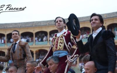 La goyesca de Ronda. Fueron a ver a Morante y sacaron en hombros a Ortega, a Manzanares y a Ventura