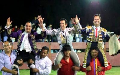 Cèsar Manotas triunfa en la corrida de luces en Hidalgo