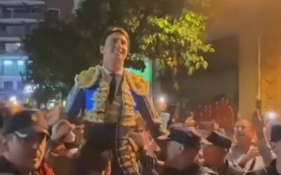 Roca enciende Valencia ; corean: Roca es español; Morante,»ni quizàs ni que sì ni que no» sobre la campaña del 27 «y Talavante , herido ,pone fin a la temporada