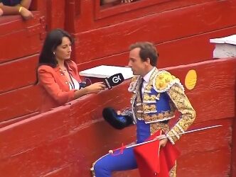Emotivo , sentido y reivindicativo brindis de Romàn al presidente De la Espriella y al pueblo de Colombia. Espera que a los toreros los dejen trabajar y que las ferias se puedan dar